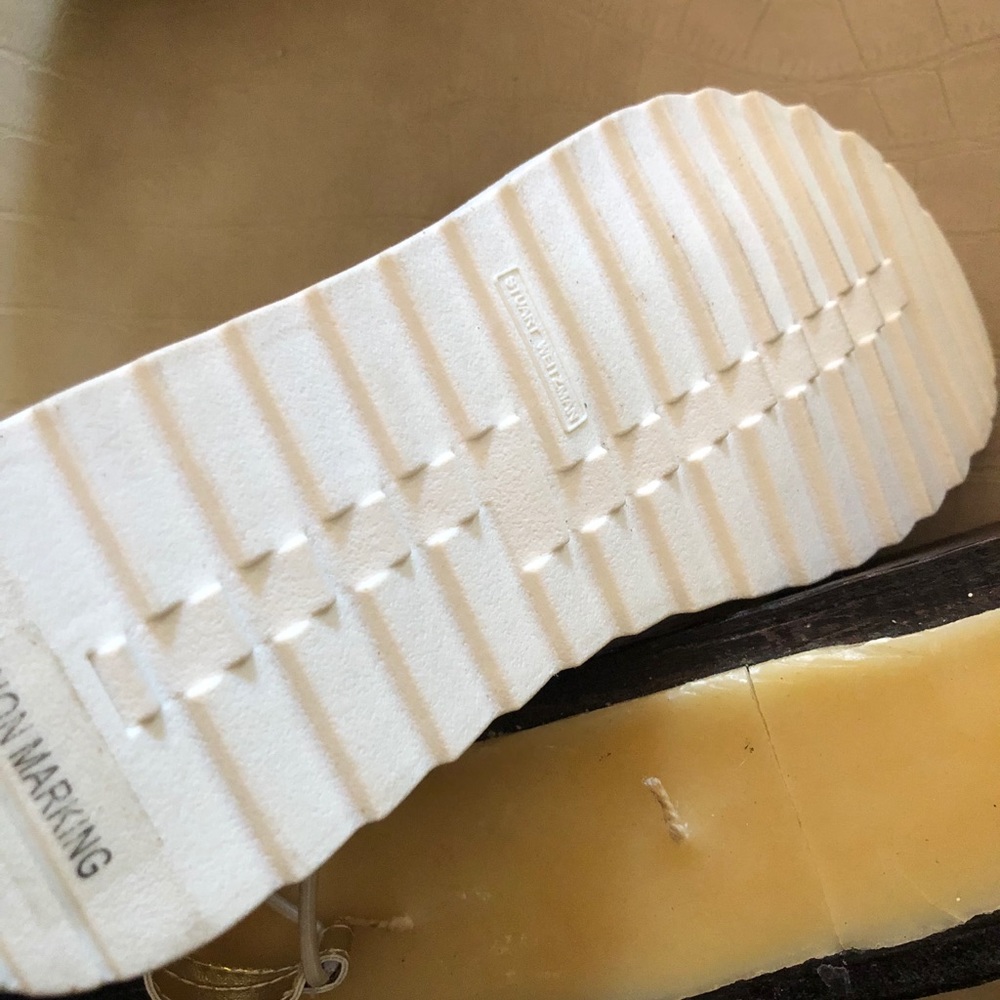 Stuart Weiztman Sandals - image 4